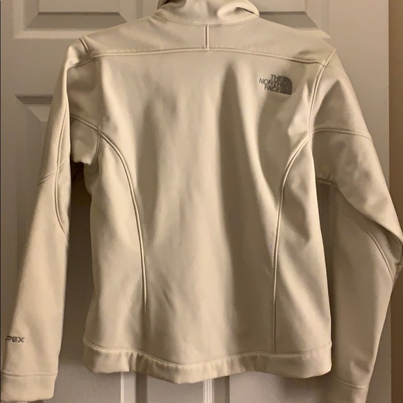 The North Face lightweight zip front jacket. - Picture 4 of 5